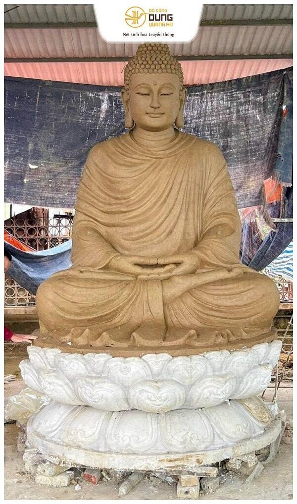 Hoàn thiện mẫu đất tượng Phật Thích Ca cao 3m cho nhà chùa