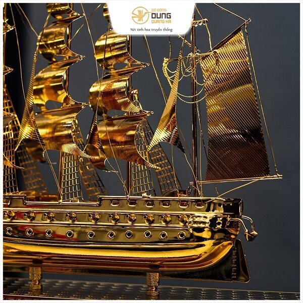 Thuyền buồm quà tặng bằng đồng 50cm mạ vàng 24k sang trọng