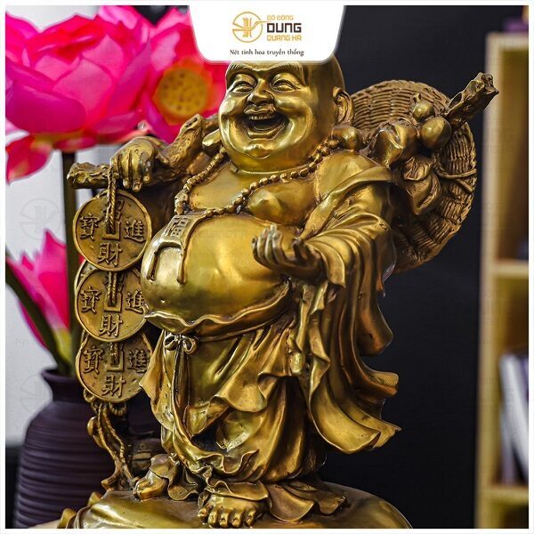 Tượng Phật Di Lặc đứng gánh tiền bằng đồng vàng 38x32cm nặng 7kg