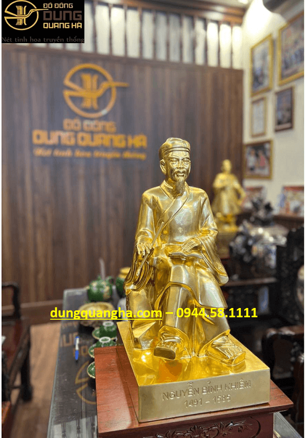 Tượng Nguyễn Bỉnh Khiêm bằng đồng đỏ dát vàng cao 52cm x ngang 24cm x sâu 28cm x nặng 19kg