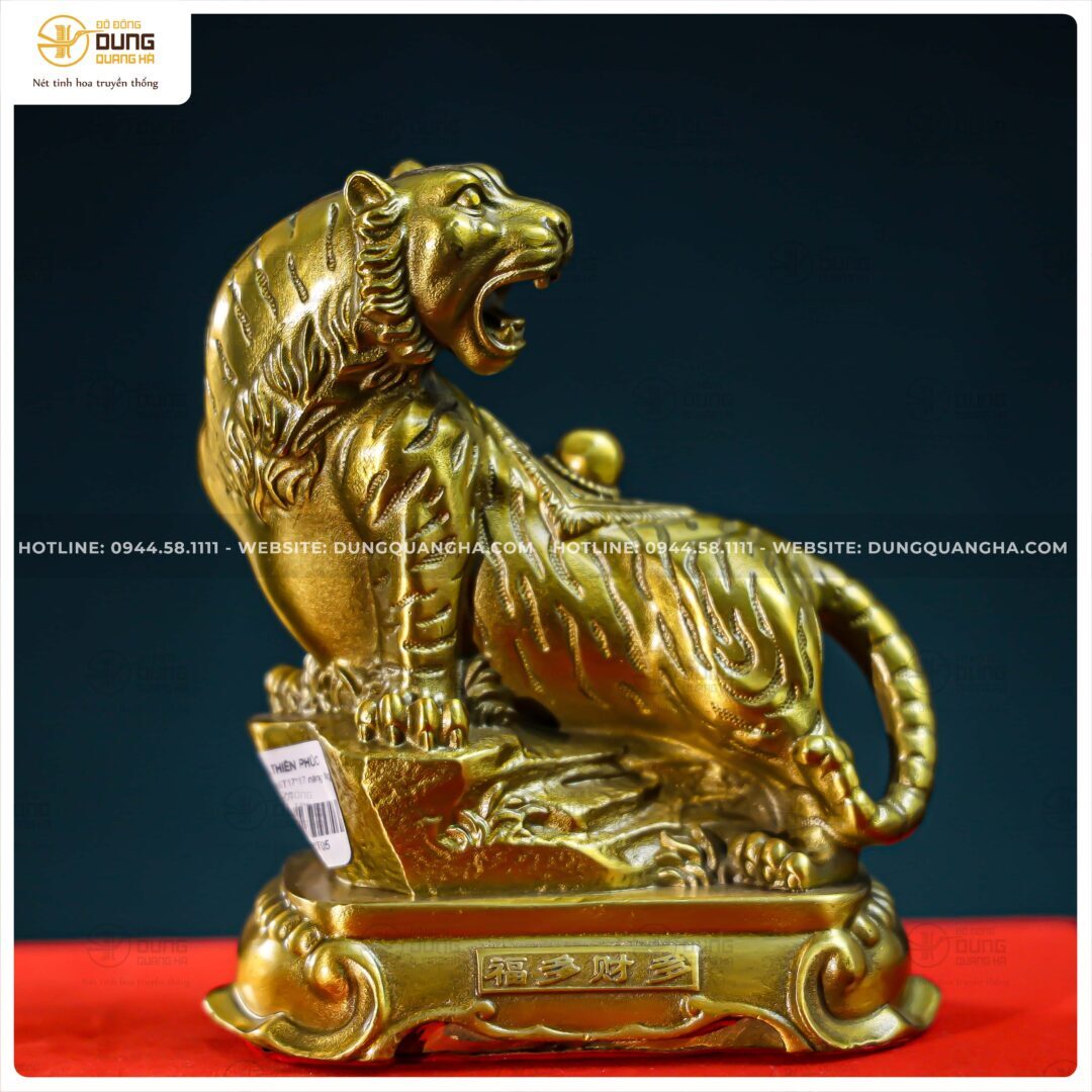 Tượng hổ đứng trên bệ đá bằng đồng vàng kích thước 15x15cm