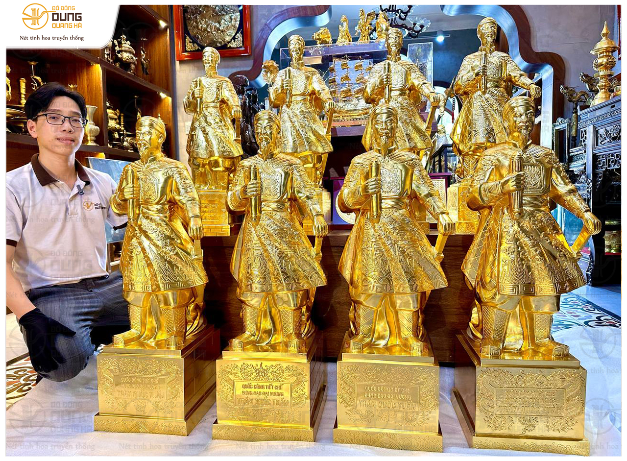 Hoàn thiện 8 bức tượng Trần Hưng Đạo dát vàng 70 và 90 cho doanh nghiệp làm quà tặng
