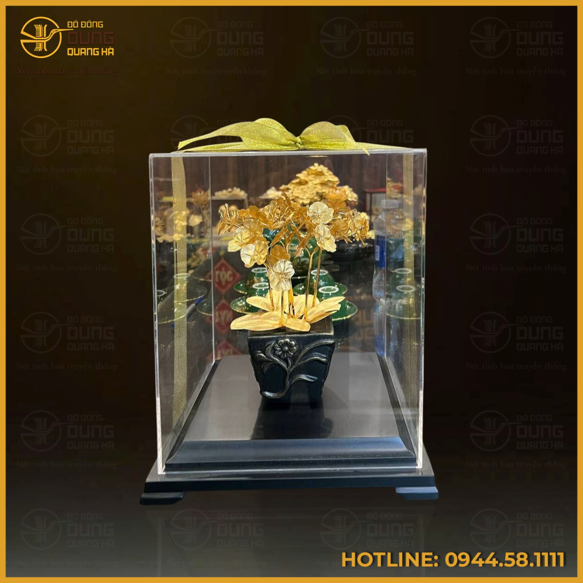 Chậu hoa bằng đồng mạ vàng độc đáo hộp mica