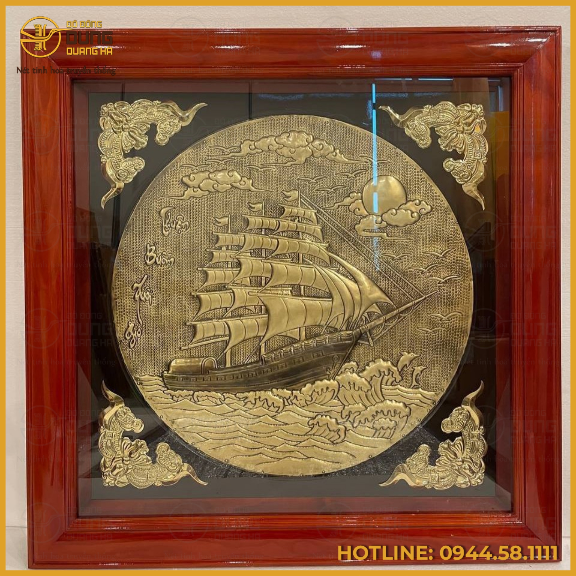 Tranh thuyền buồm bằng đồng khung gỗ vuông 80x80 cm cao cấp