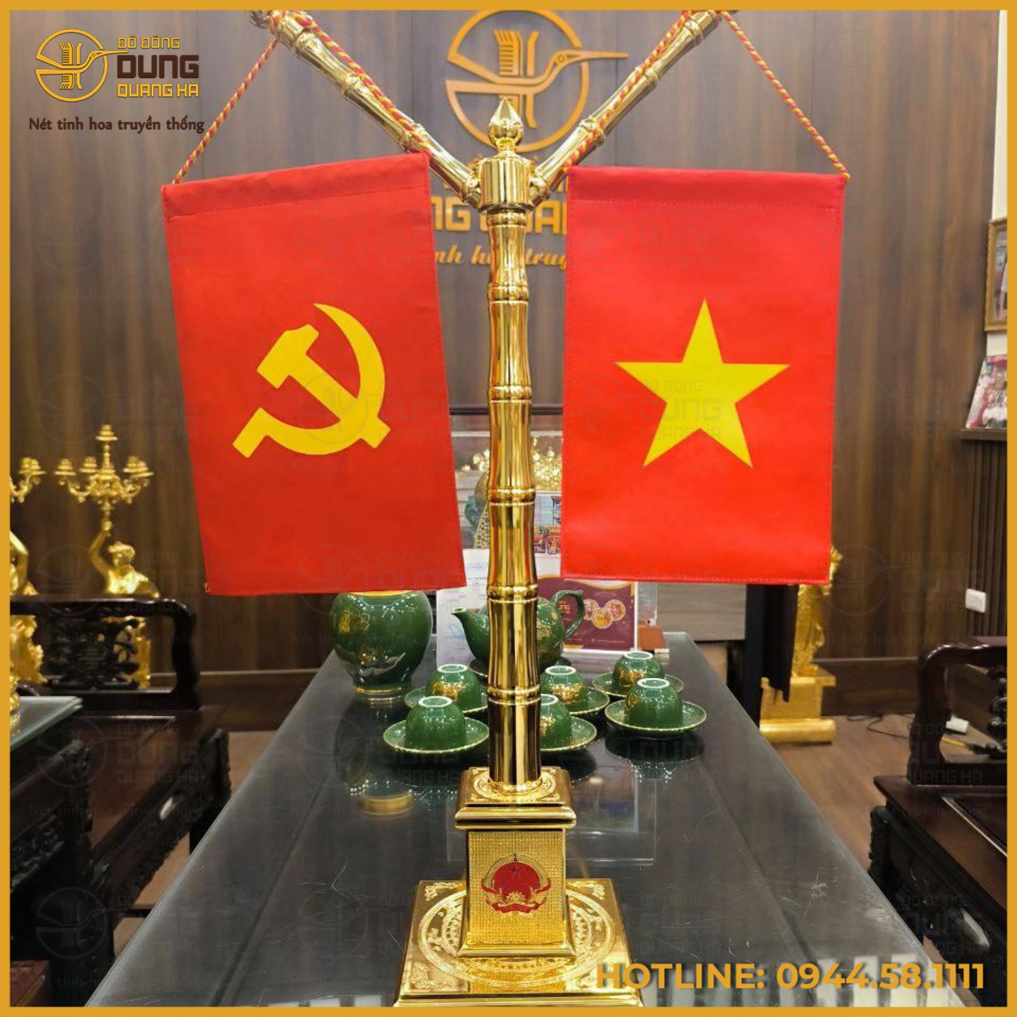Mô hình cột cờ bằng đồng lưu niệm mạ vàng cao cấp