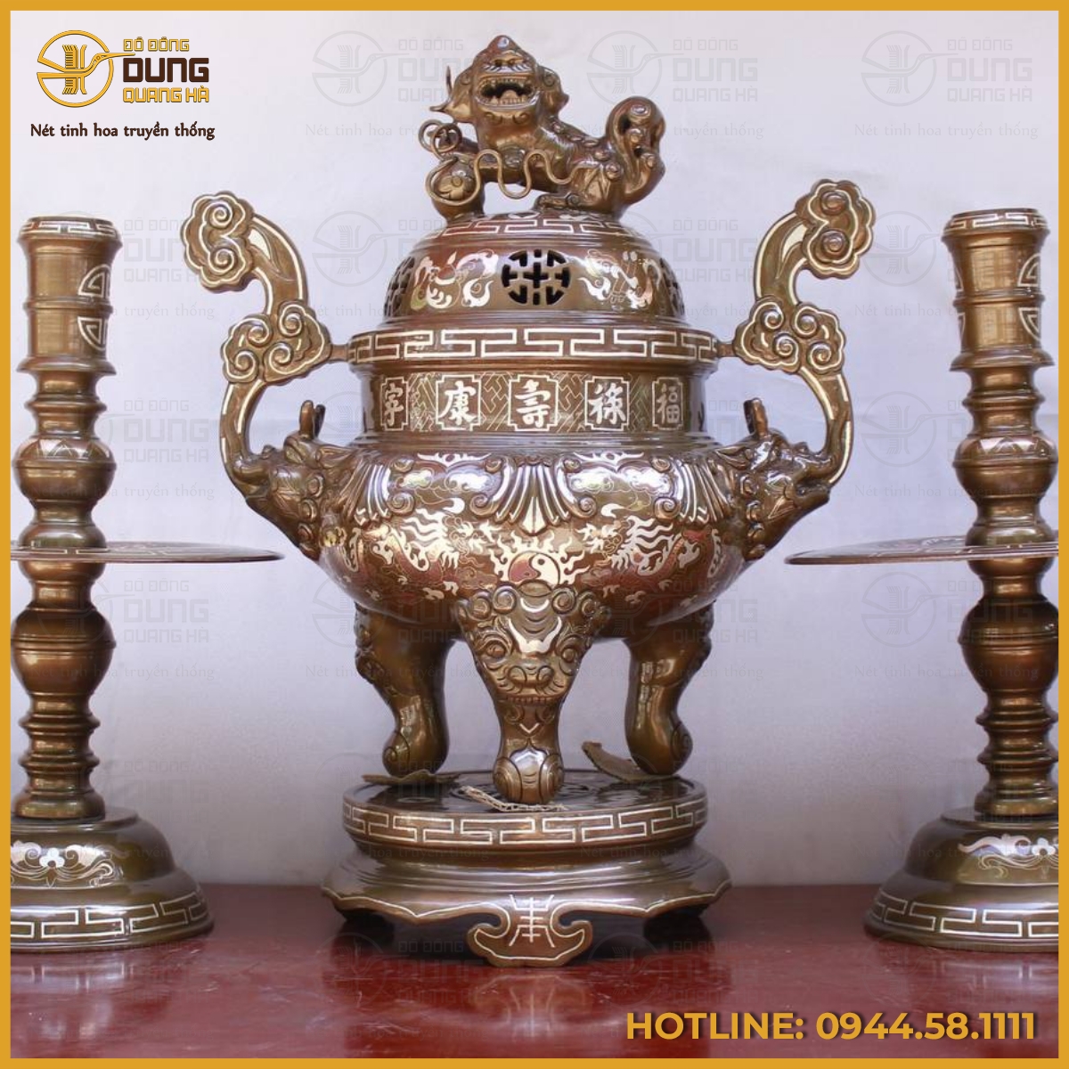 Bộ tam sự nến chạm song long bằng đồng đỏ khảm tam khí Bộ tam sự nến chạm song long bằng đồng đỏ khảm tam khí