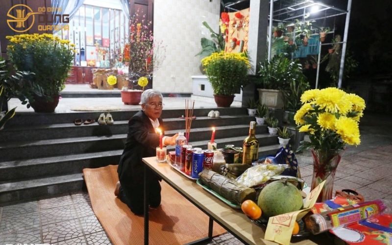 Lễ cúng giao thừa ngoài trời