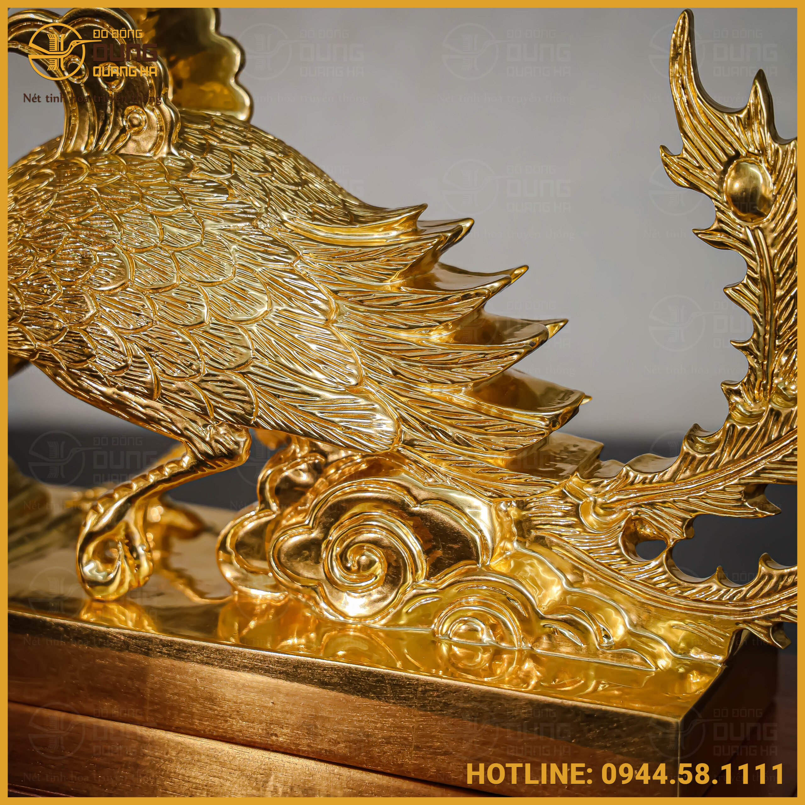 Điểm nhấn ấn tượng nhất là bộ đuôi cực kỳ dài