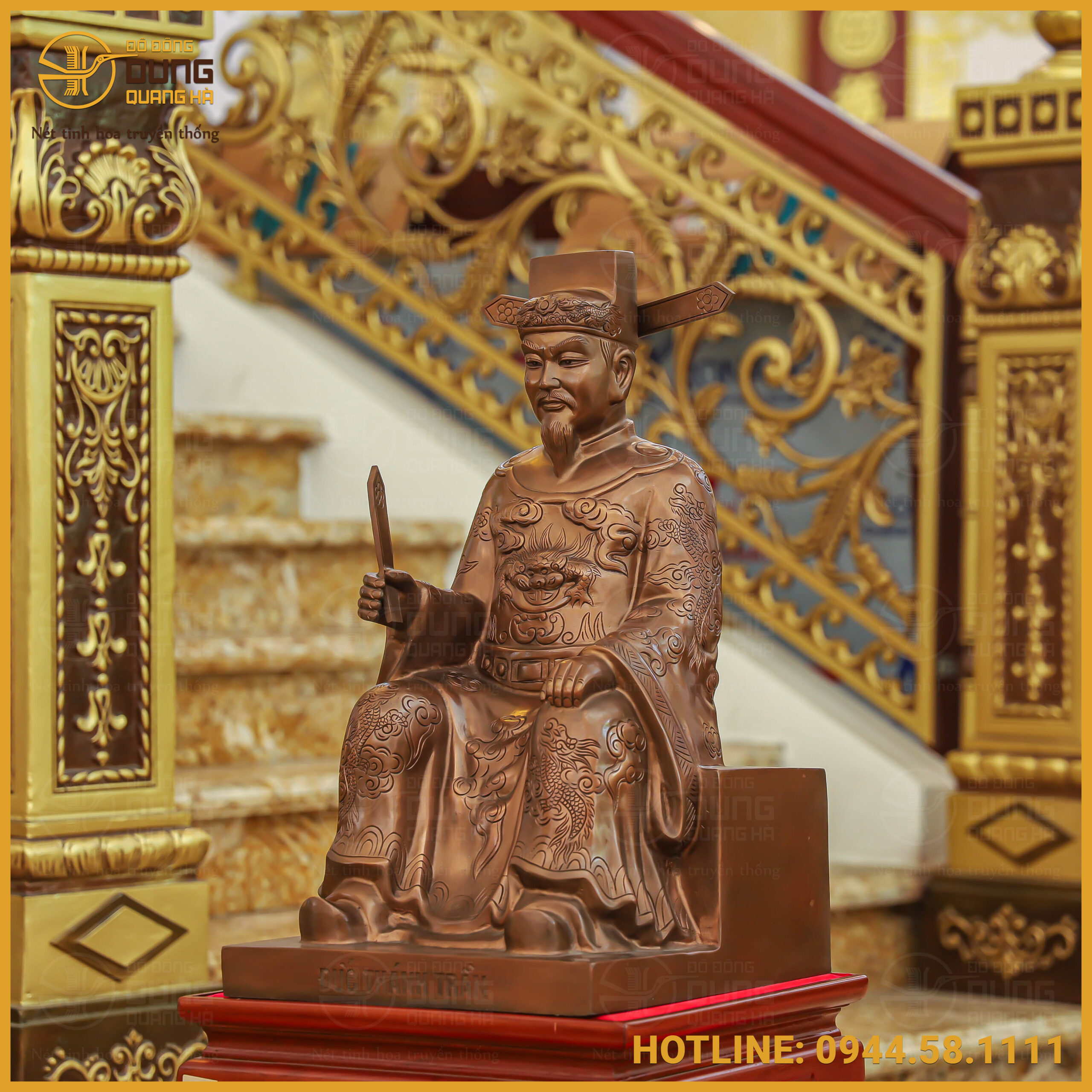Tác phẩm sở hữu tông màu nâu trầm ấm áp và hoài cổ
