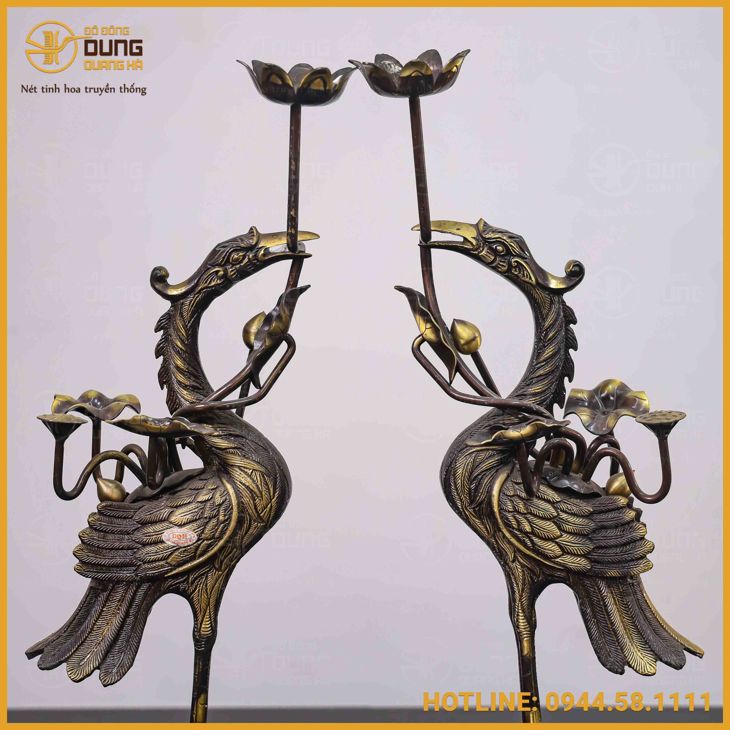 Thân chính của sản phẩm là chim hạc đứng trang nghiêm