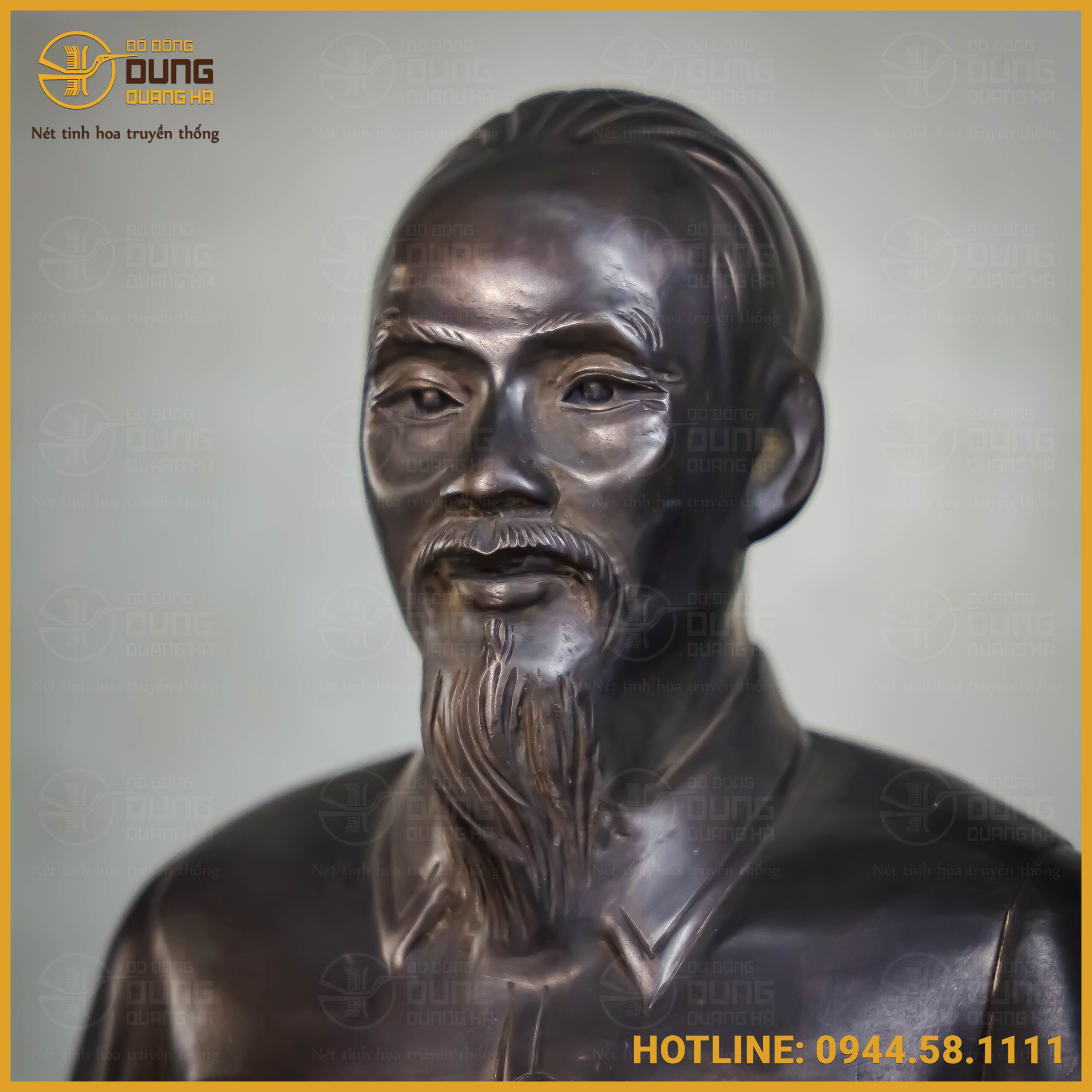 Tượng Bác Hồ bán thân bằng đồng đỏ làm màu xi nâu