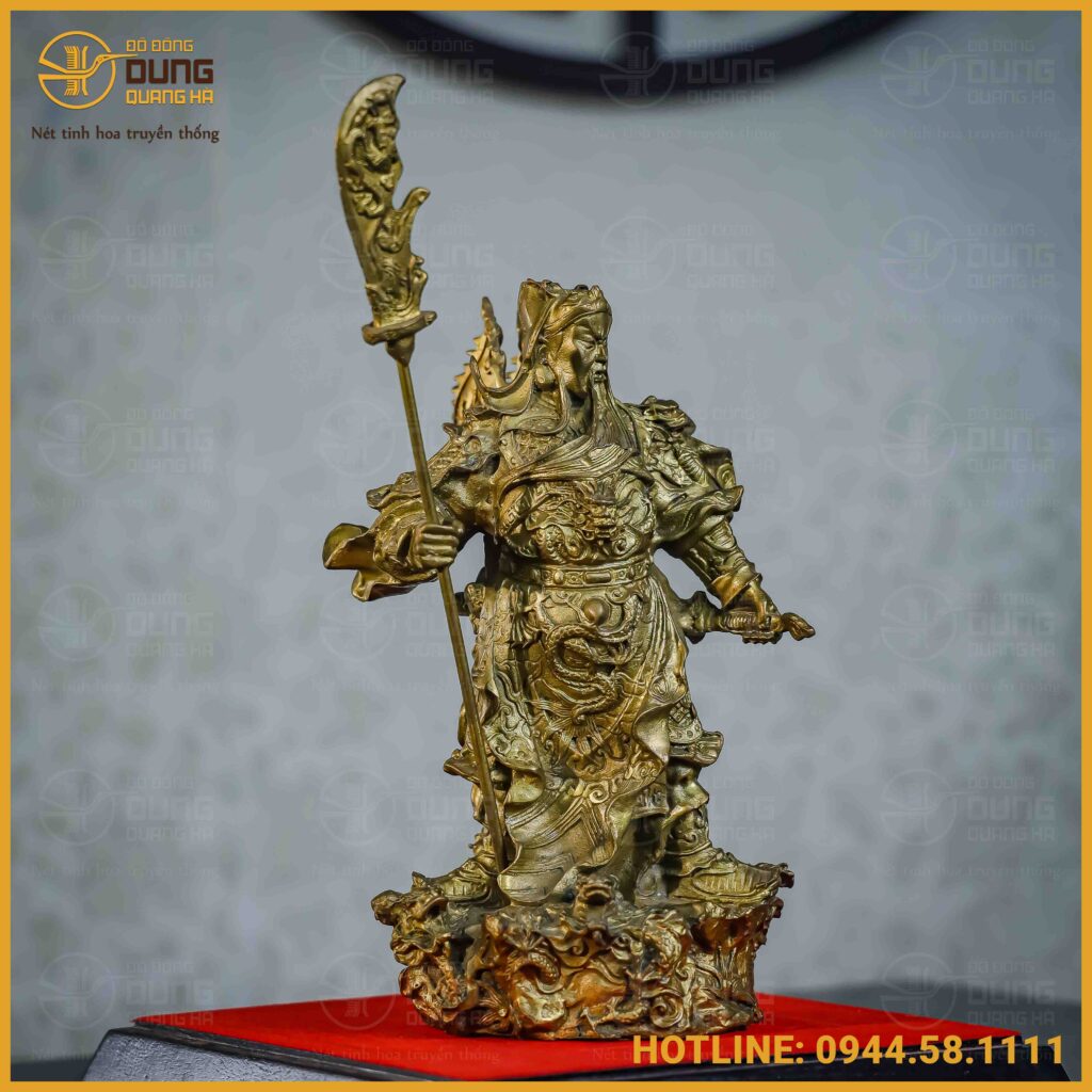 Tượng Quan Công 5 cờ đồng vàng cao 25cm ngang 14cm sâu 12cm