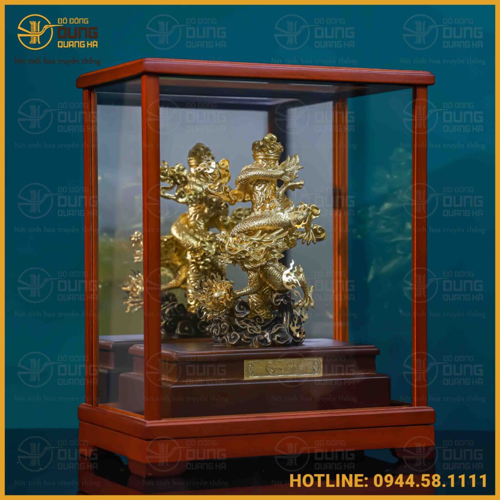 Quà lưu niệm rồng cuộn gậy dát vàng cao 36cm ngang 28cm