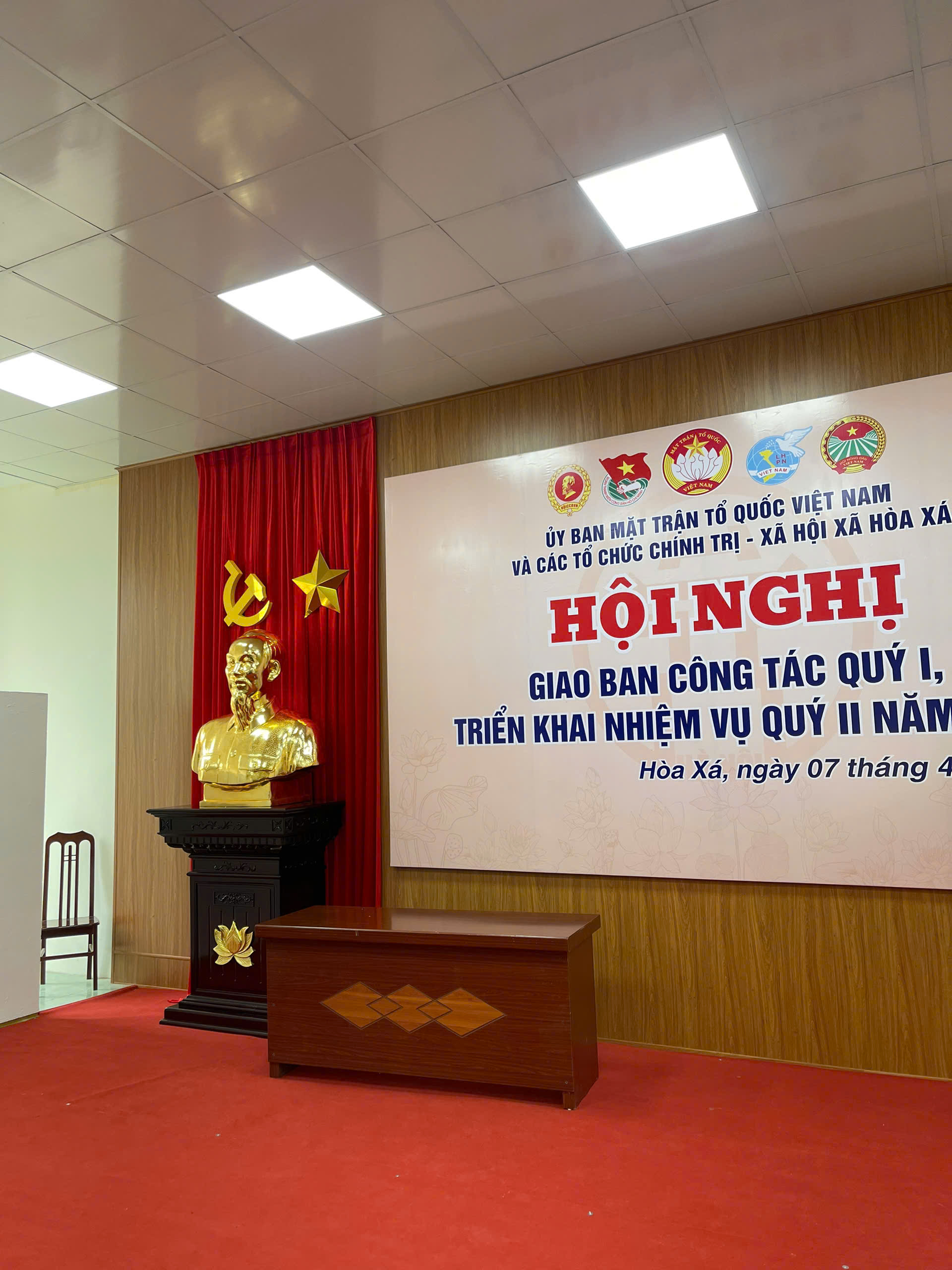 Màu sắc sang trọng