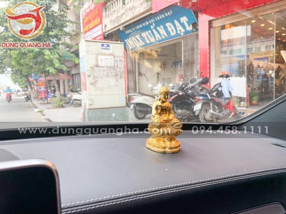 Tượng Phật A Di Đà mạ vàng để xe ô tô