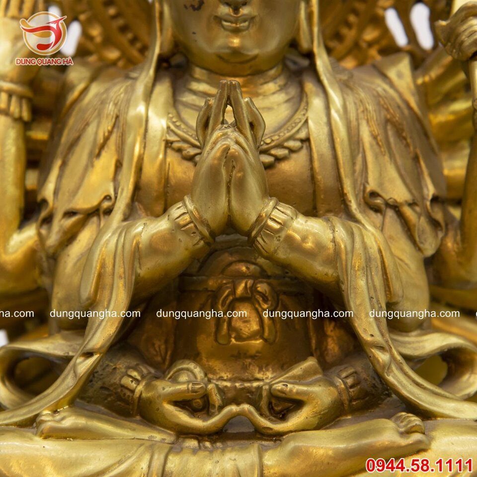 Tượng Phật Chuẩn Đề bằng đồng vàng mộc