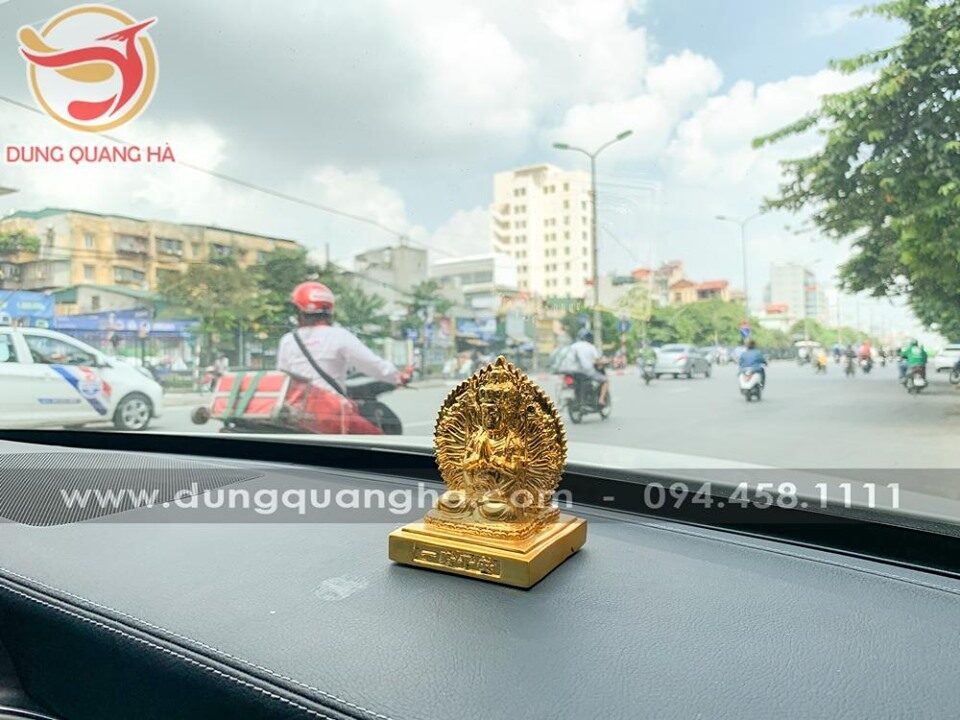 Tượng Phật thiên thủ thiên nhãn mạ vàng để xe ô tô
