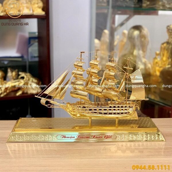 Thuyền buồm mạ vàng mẫu 2 - món quà phong thủy độc đáo