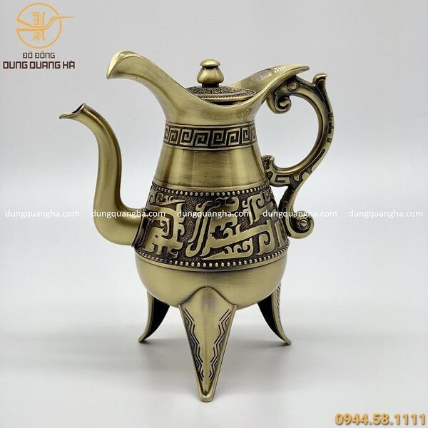 Bộ ấm chén uống trà thiết kế Trung cổ bằng đồng vàng mộc
