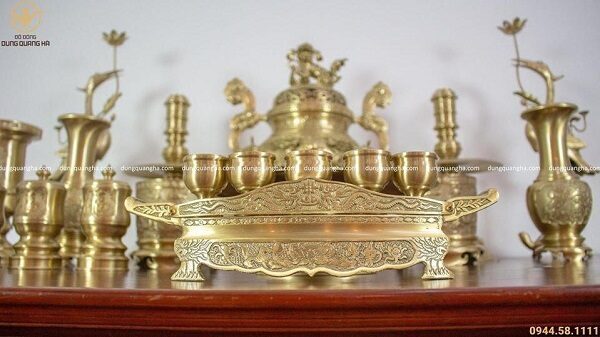 Bộ đồ thờ cúng đầy đủ đồng vàng đỉnh chạm rồng cao 60cm