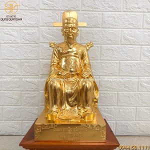 Tượng Nguyễn Trãi bằng đồng cao 45 cm dát vàng 9999