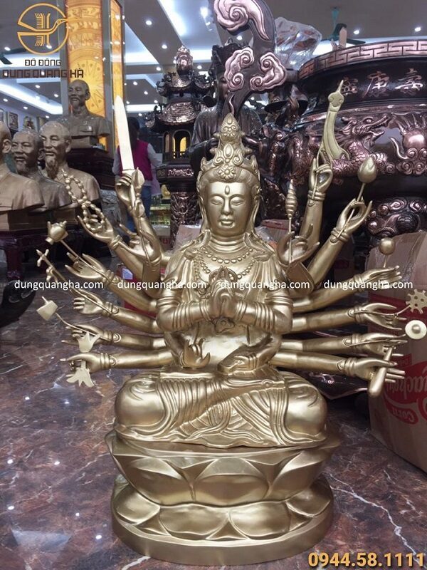 Tượng Phật mẫu Chuẩn Đề bằng đồng cao 81 cm