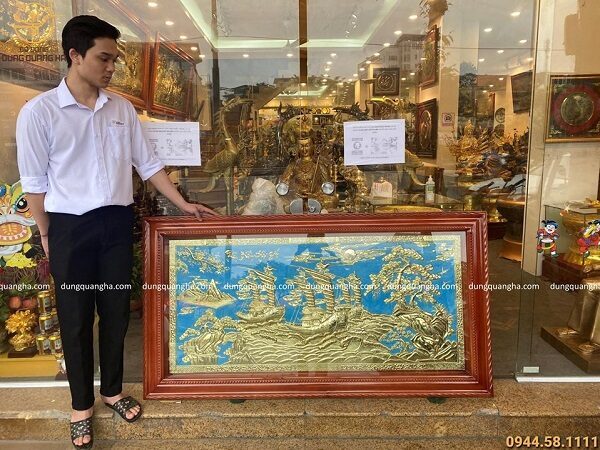 Tranh Thuận Buồm Xuôi Gió 1m7 đồng vàng mộc, nền xanh