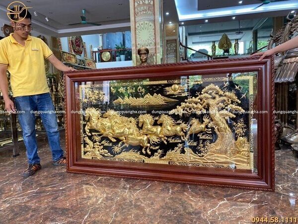 Tranh Mã Đáo Thành Công kích thước 2m3 dát vàng tinh xảo