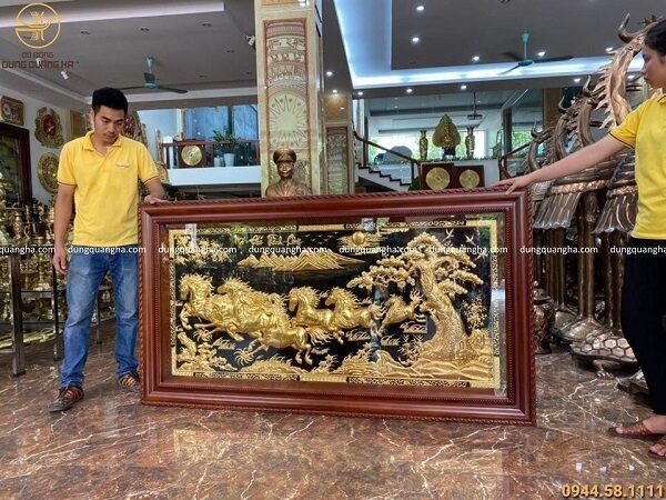 Tranh Mã Đáo Thành Công kích thước 2m3 dát vàng tinh xảo