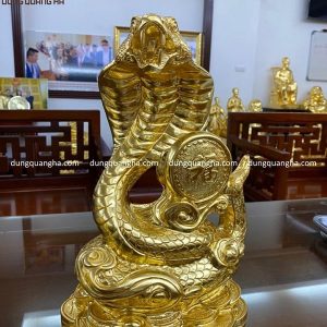 Tượng rắn phong thủy cuộn chữ Phúc cao 40cm thếp vàng 9999
