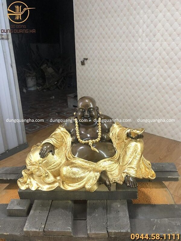 Tượng Phật Di Lặc đẹp tôn nghiêm dát vàng 9999 tinh xảo