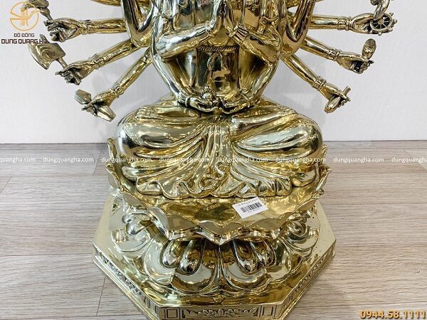 Tượng Phật Chuẩn Đề bằng đồng vàng phủ bóng cao 48cm
