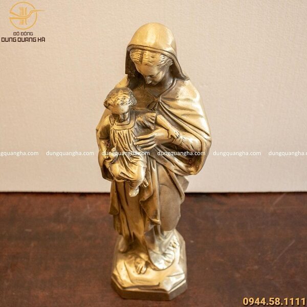 Tượng Đức Mẹ Maria bế Chúa bằng đồng vàng cao 40cm