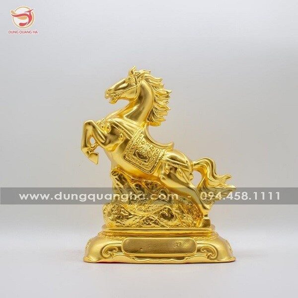 Tượng ngựa phong thủy bằng đồng thếp vàng 9999 tinh xảo