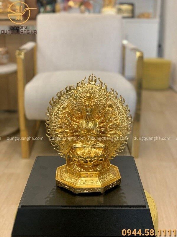 Tượng Phật Thiên Thủ Thiên Nhãn cao 26cm thếp vàng 9999