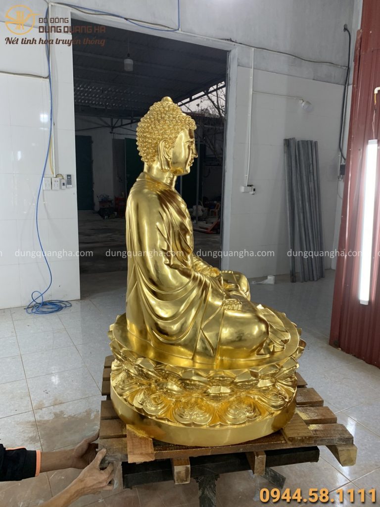 Tượng Phật A Di Đà dát vang 9999 của Dung Quang Hà