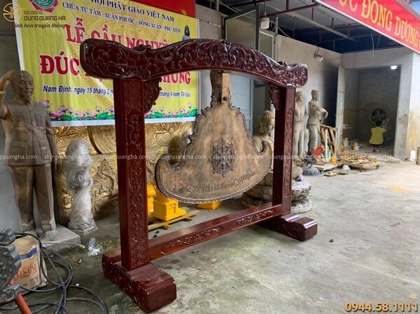 Đúc Khánh đồng giá gỗ lim cho chùa Chánh Đẳng Giác - Tây Ninh