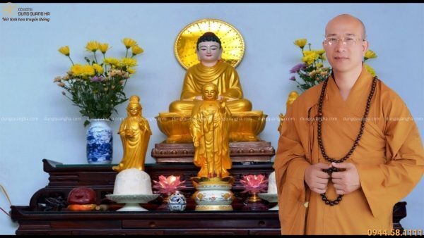 cách đặt bình hoa trên bàn thờ Phật