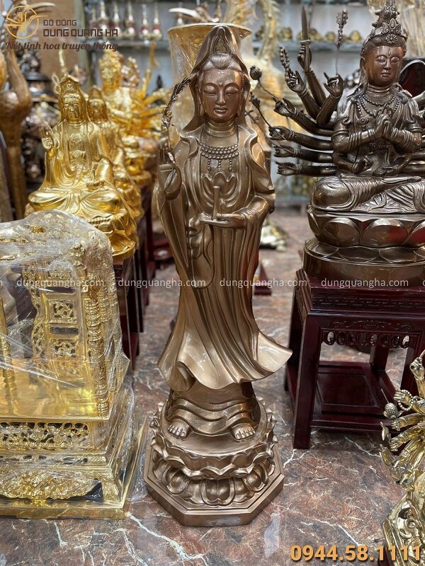 Tượng Phật Bà Quan Âm đứng tôn nghiêm bằng đồng đỏ cao 1m2