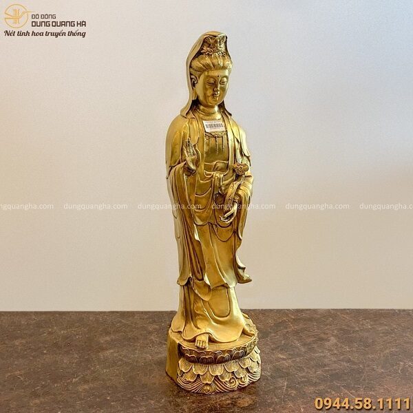 Tượng Phật Quan Âm đứng bằng đồng vàng kích thước 62x16cm