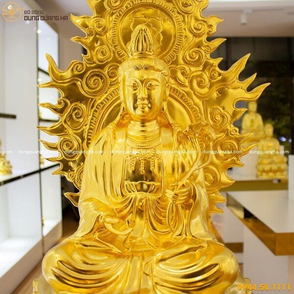 Tượng Phật Đại Thế Chí Bồ Tát Để Ô Tô
