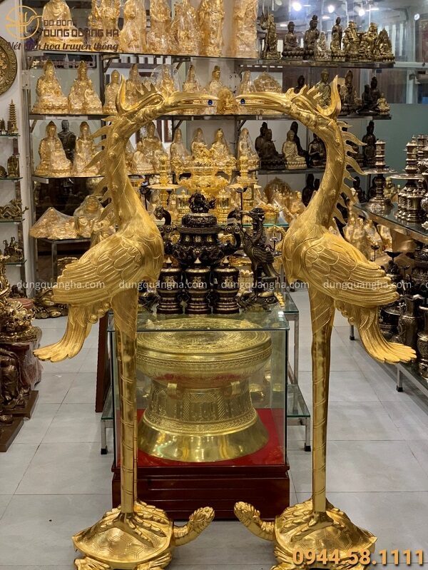 Đôi hạc thờ bằng đồng cỡ lớn cao 1m72 thếp vàng trang nghiêm