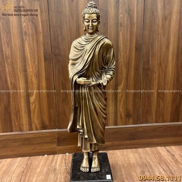 Tượng Phật khất thực cao 93 cm bằng đồng vàng hun giả cổ