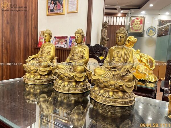 Tượng Tam Thế Phật ngồi đồng vàng kích thước 32cm x 21cm x 19cm