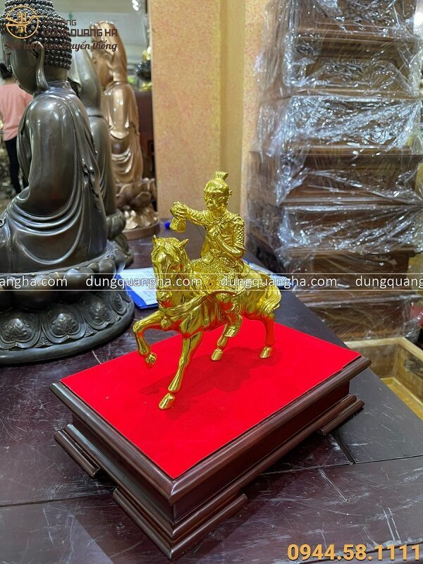 Tượng Mã Thượng Phong Hầu để bàn đồng vàng thếp vàng cao 15cm
