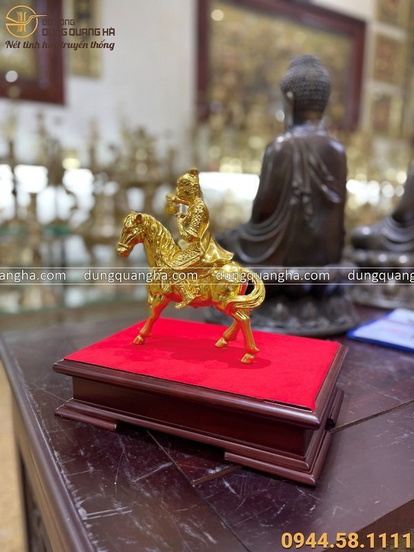 Tượng Mã Thượng Phong Hầu để bàn đồng vàng thếp vàng cao 15cm