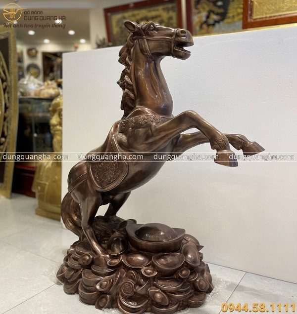Tượng ngựa phong thủy bằng đồng đỏ hun giả cổ cao 1m