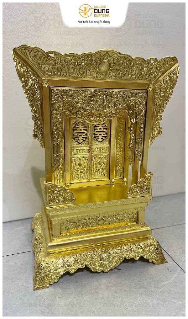 Khám thờ gia tiên bằng đồng vàng mộc cao 68cm