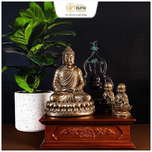 Tượng Phật Thích Ca ngồi thiền để bàn đồng vàng hun cao 30cm ngang 20cm