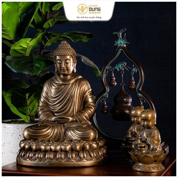 Tượng Phật Thích Ca ngồi thiền để bàn đồng vàng hun cao 30cm ngang 20cm